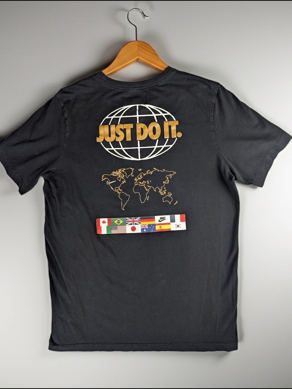 Nike The Nike Tee Men's L T Shirt Black Just‎ Do It World Wide